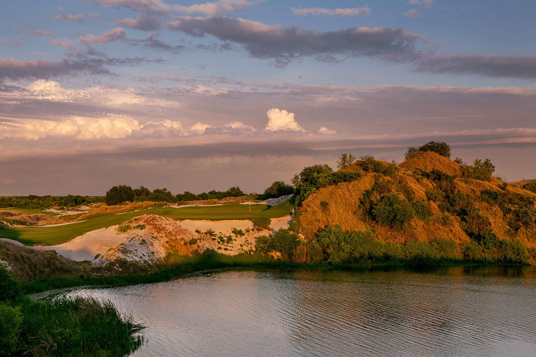 Streamsong Resort No 16 Red Streamsong, FL.